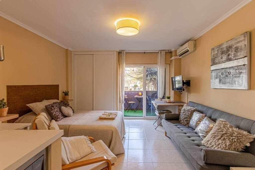 797 Holiday Rentals - Equipado Estudio Cerca Del Parque La Paloma Беналмадена Екстериор снимка