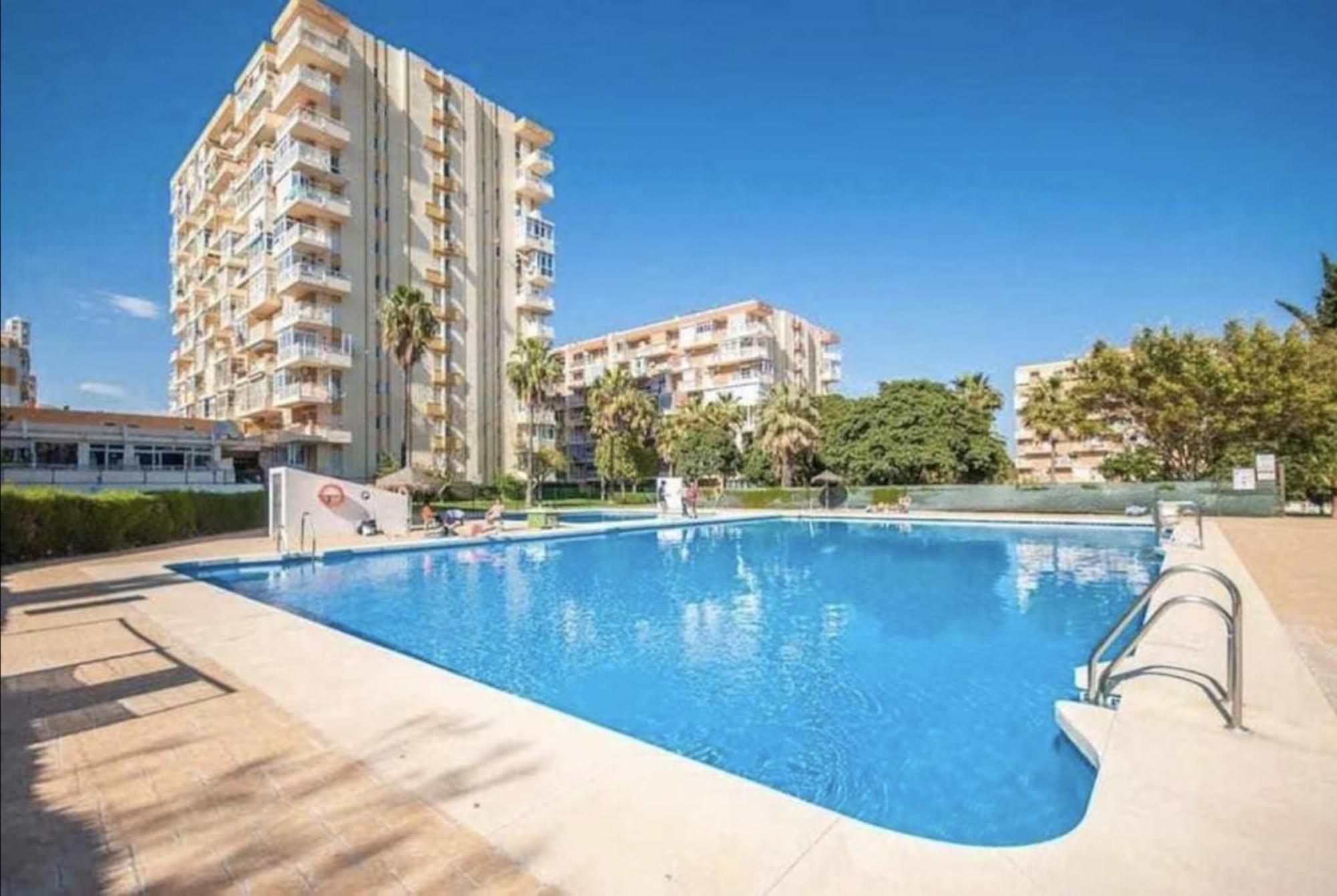 797 Holiday Rentals - Equipado Estudio Cerca Del Parque La Paloma Беналмадена Екстериор снимка